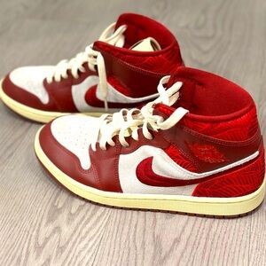 Nike Air Jordan 1 Mid SE - Tiki Leaf SZ 10